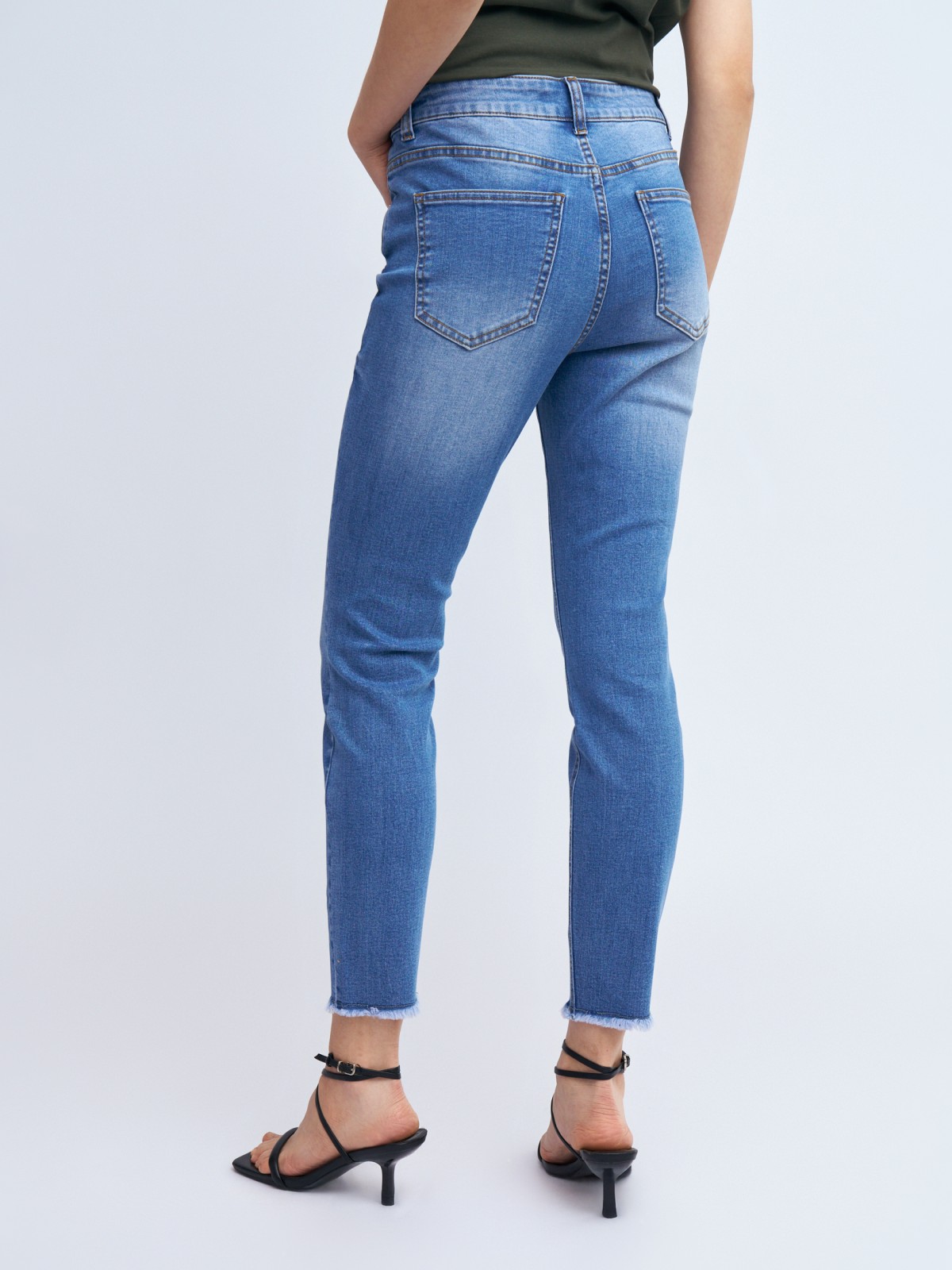 Джинсы силуэта Skinny с бахромой