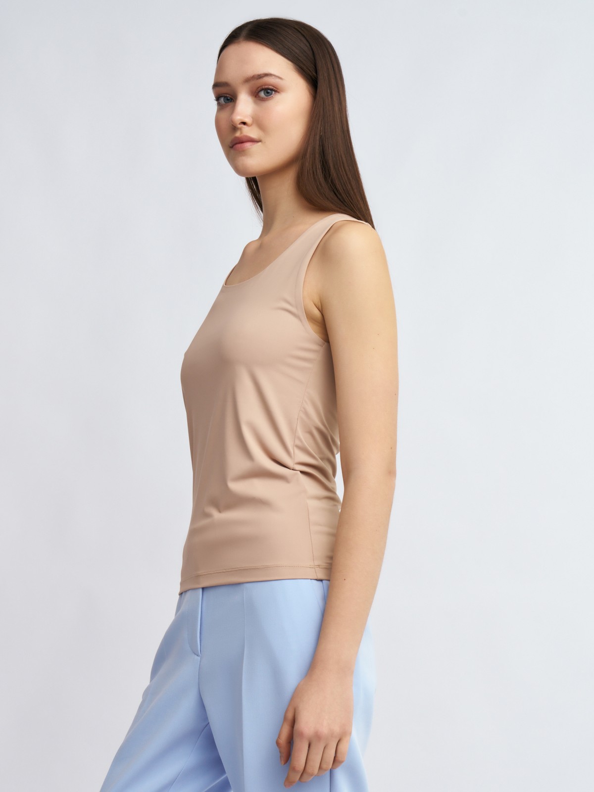 Бесшовный топ-майка без рукавов