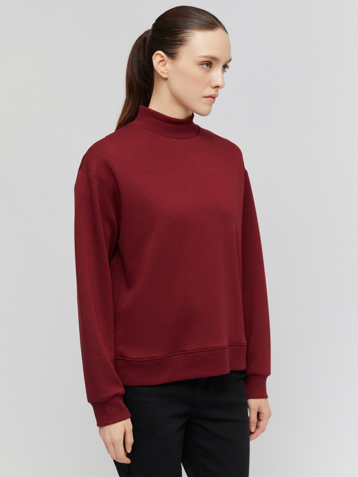 Свитшот с воротником-стойкой