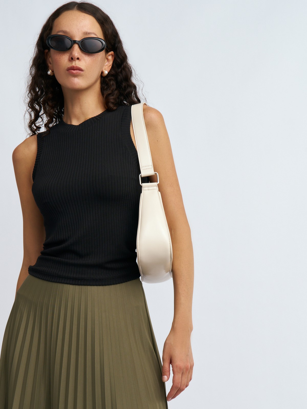 Трикотажный топ без рукавов