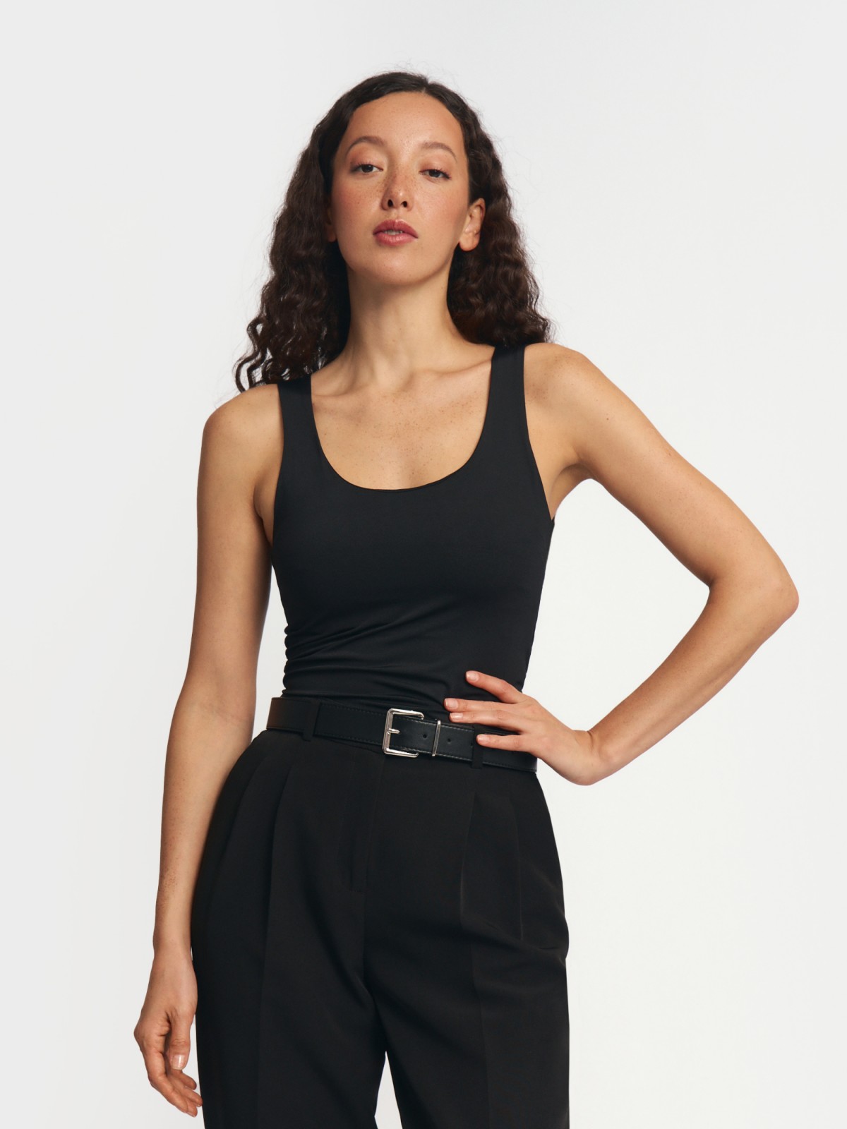 Бесшовный топ-майка без рукавов