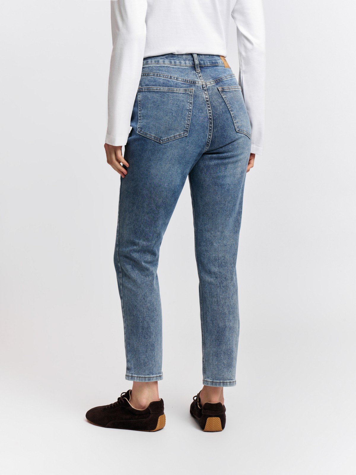 Джинсы силуэта Mom Slim с высокой посадкой