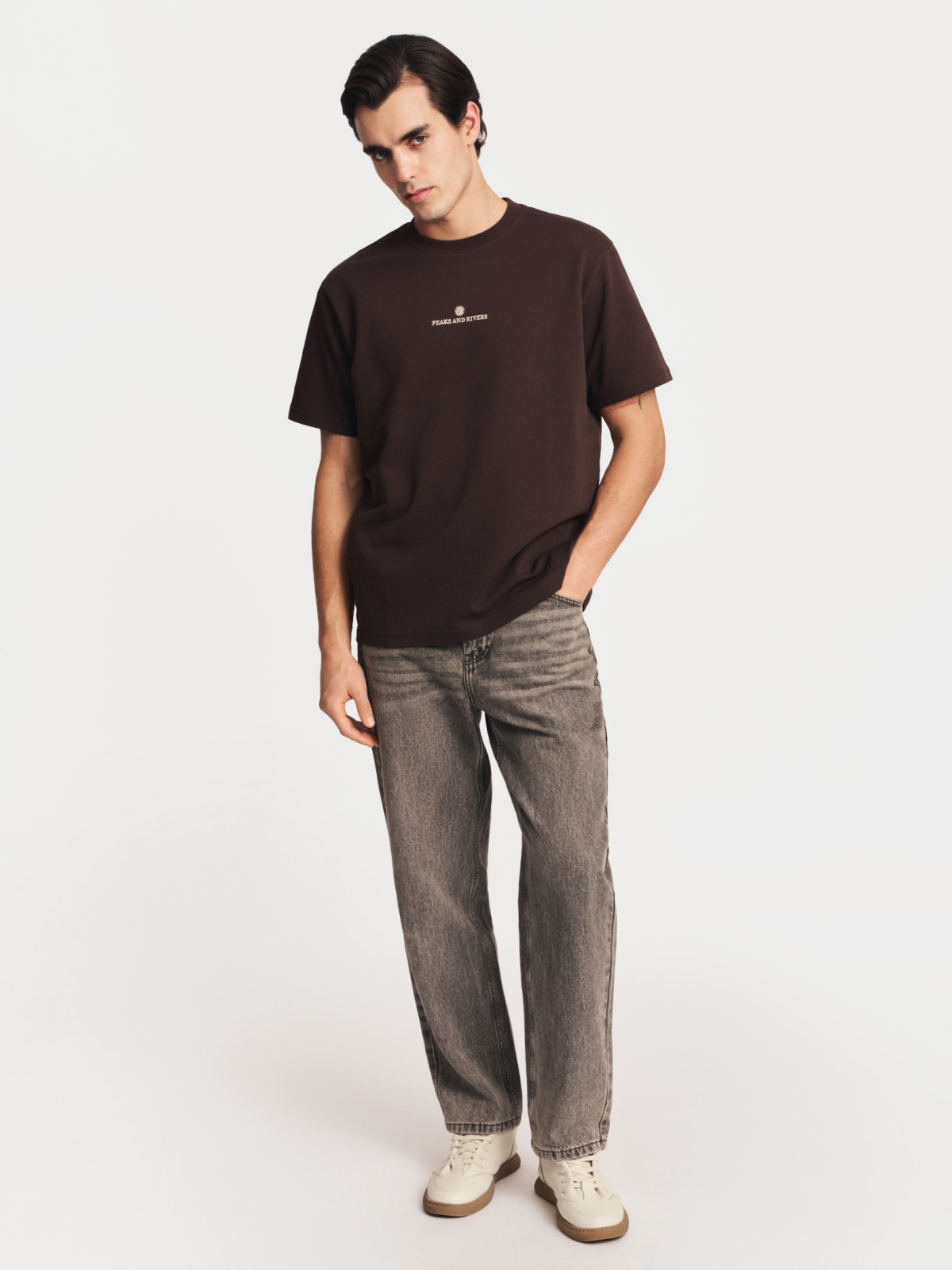 Футболка из хлопка с вышивкой