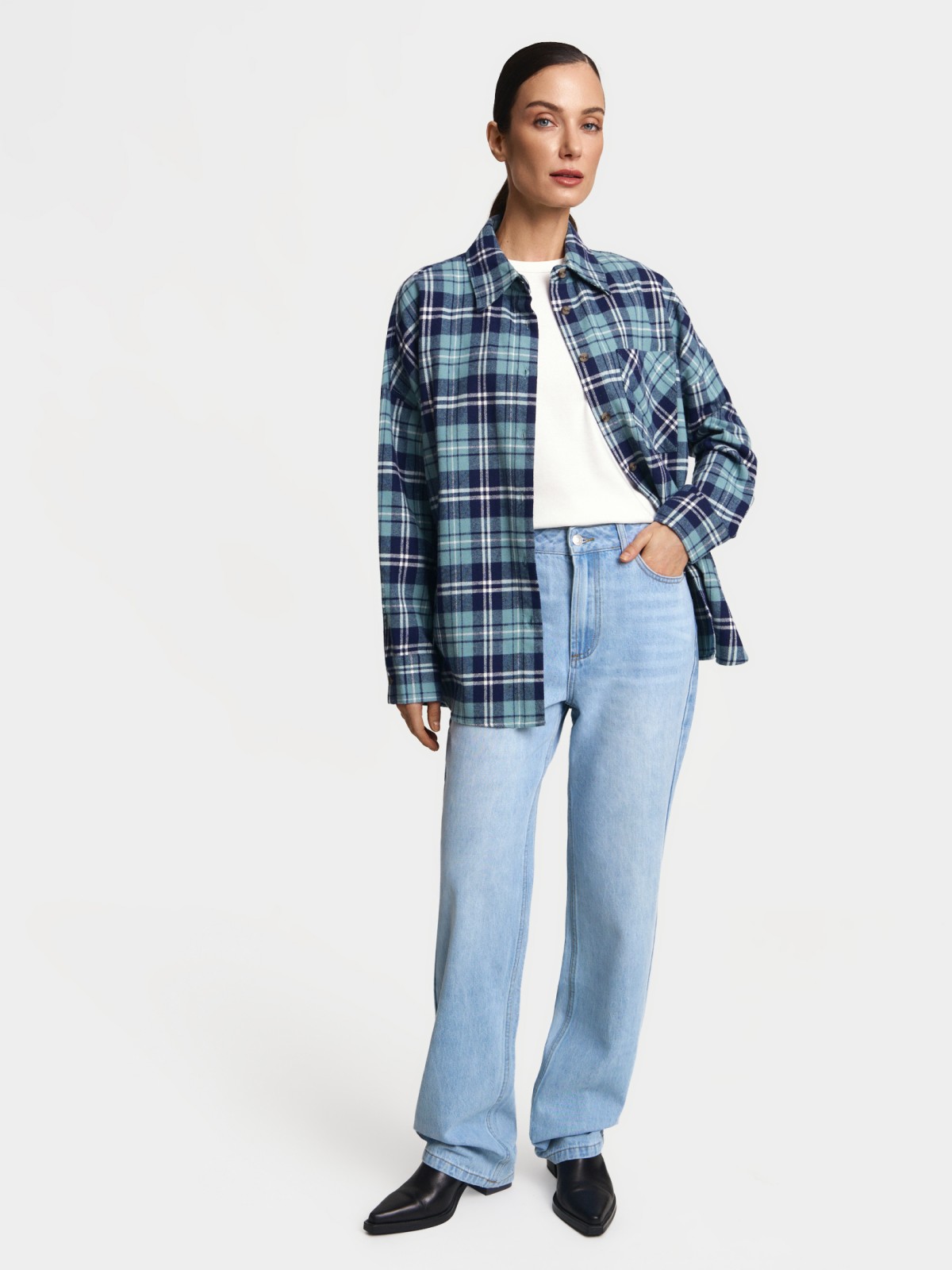 Джинсы прямого силуэта с высокой посадкой