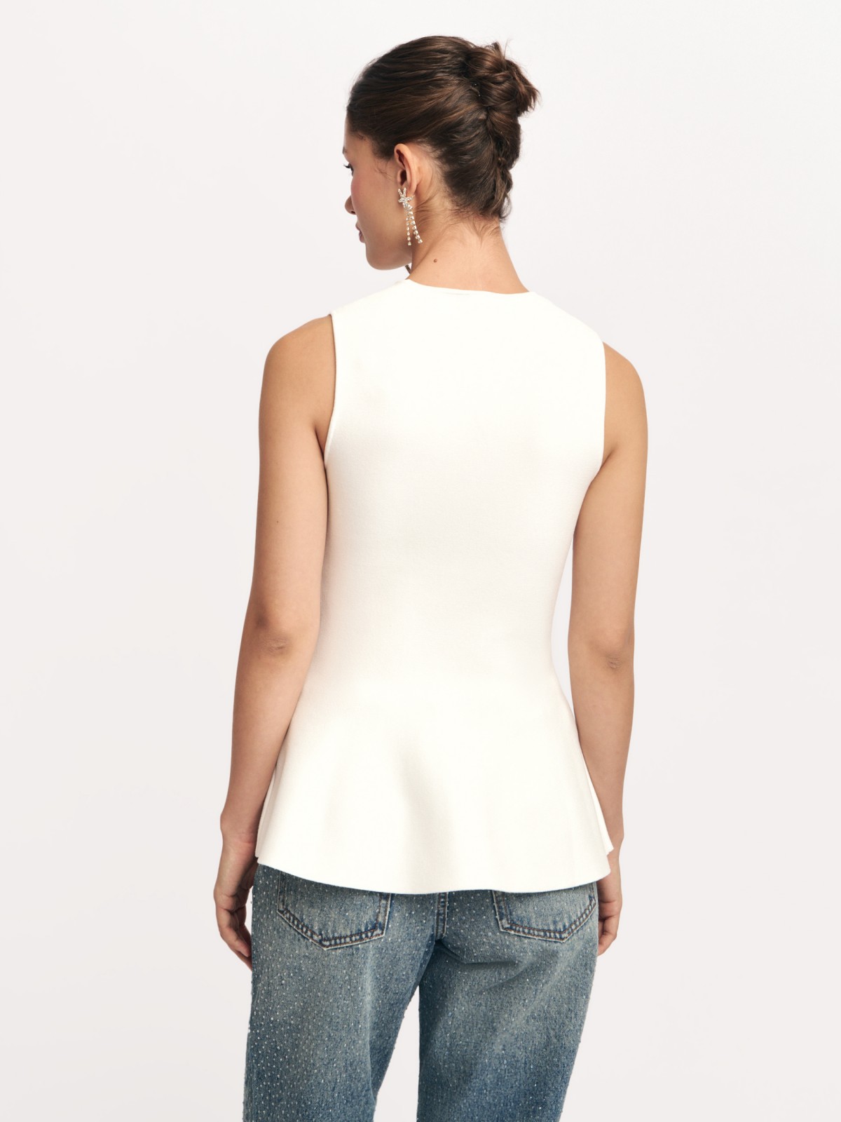 Топ без рукавов с баской