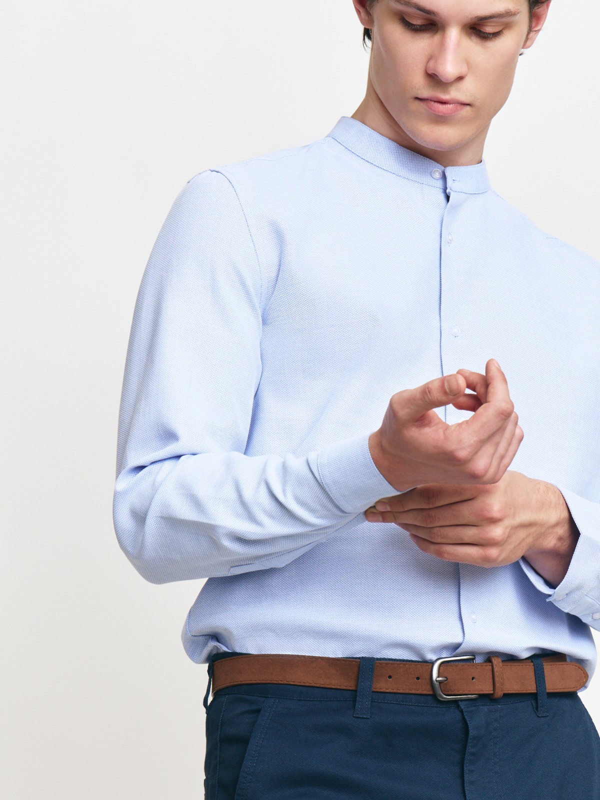 Офисная рубашка с воротником-стойкой