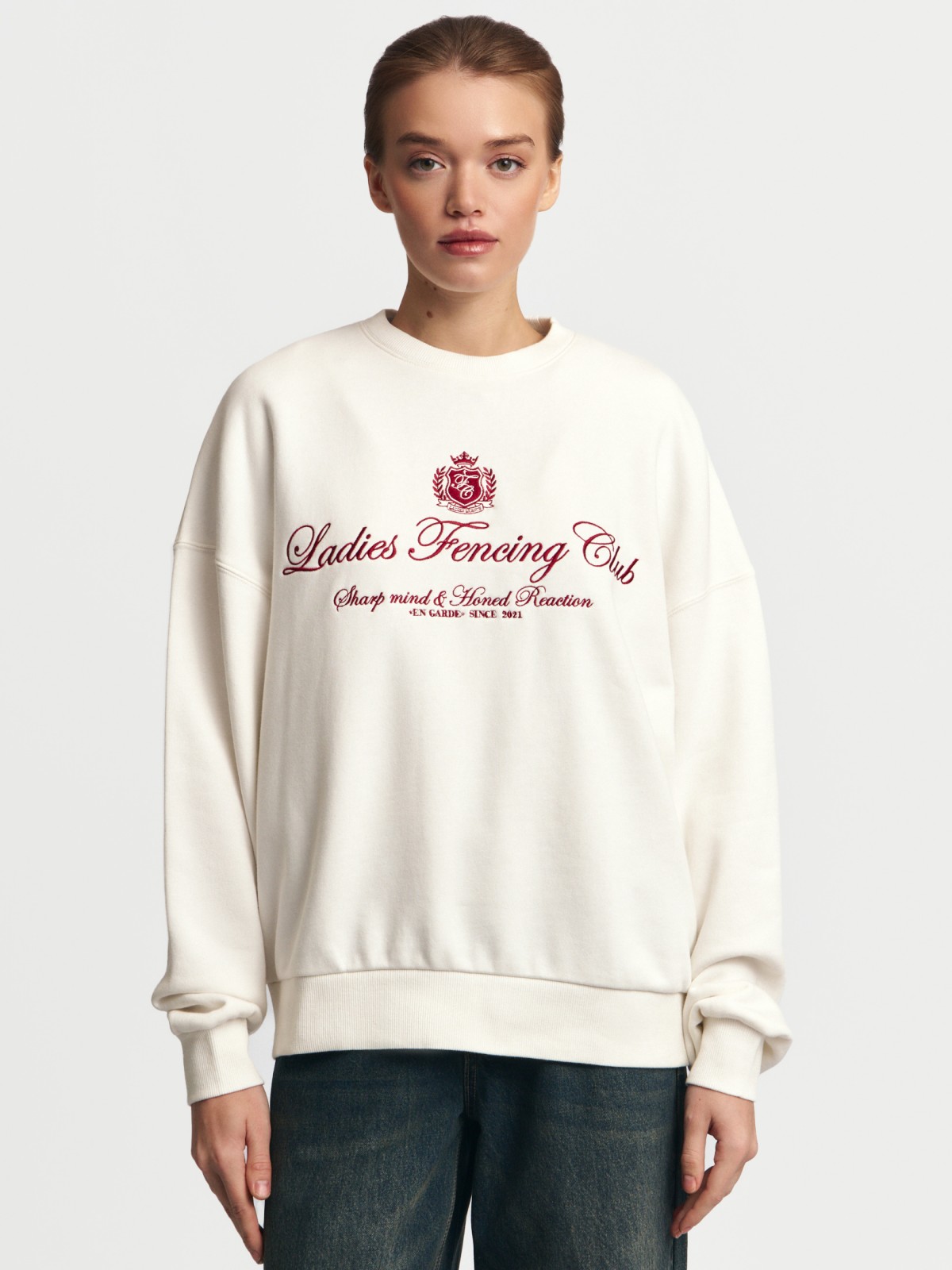 Свитшот оверсайз с надписью