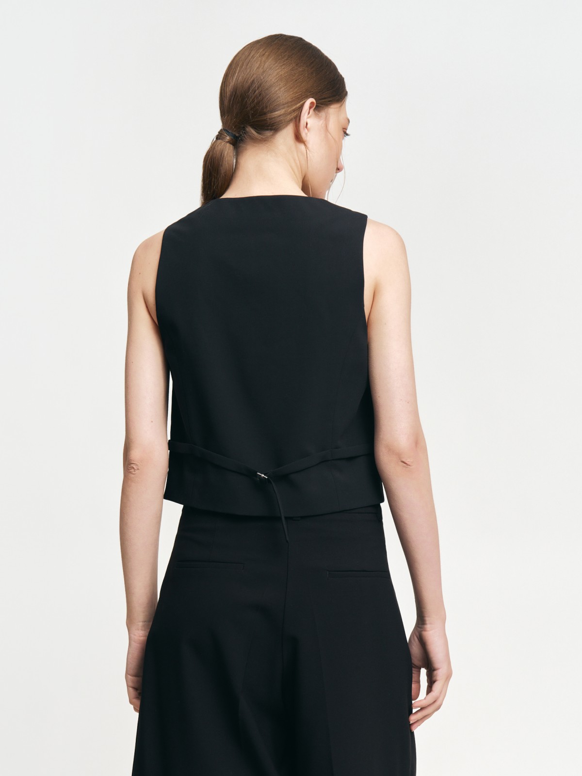 Классический жилет на пуговицах