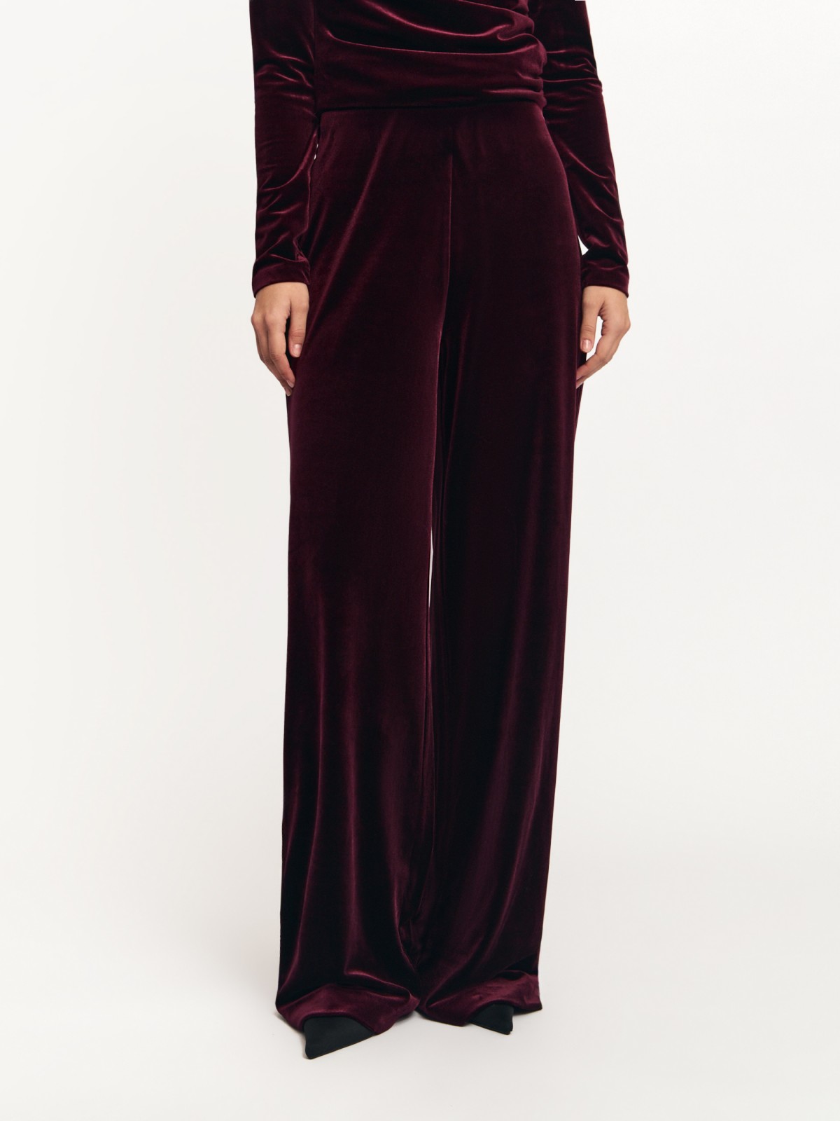 Бархатные брюки на резинке