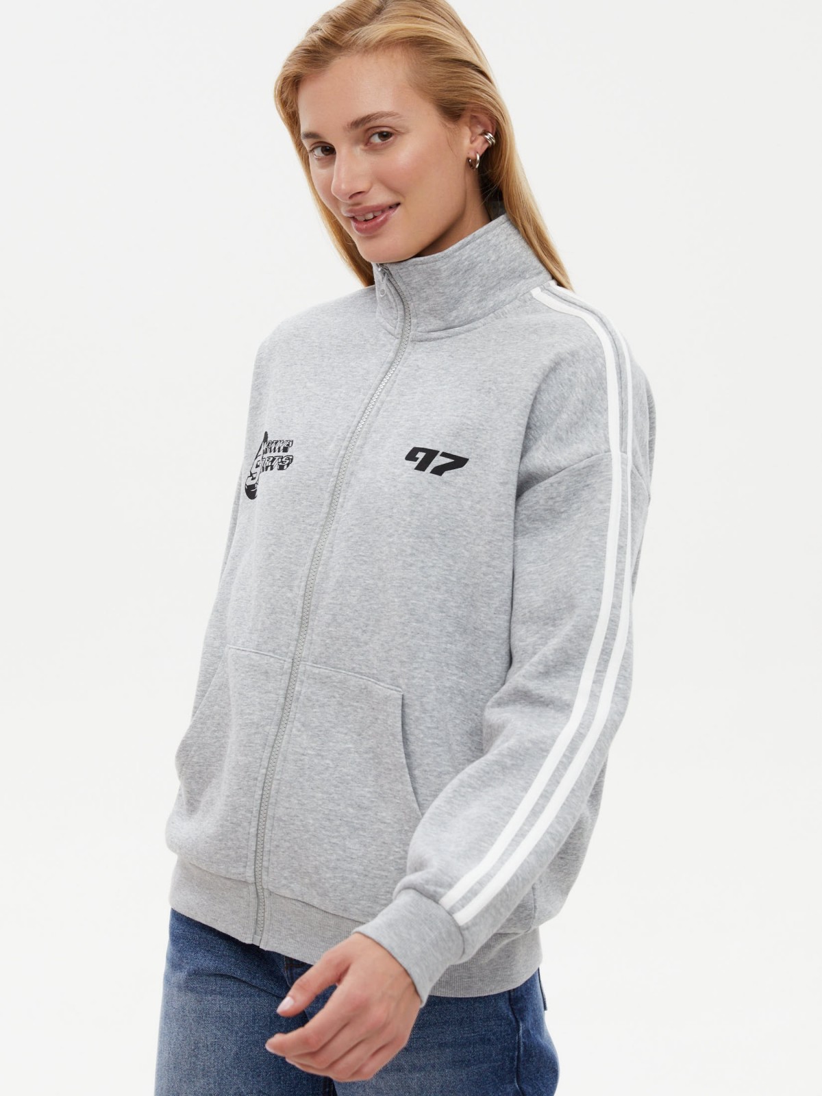 Утеплённая толстовка на молнии с начёсом