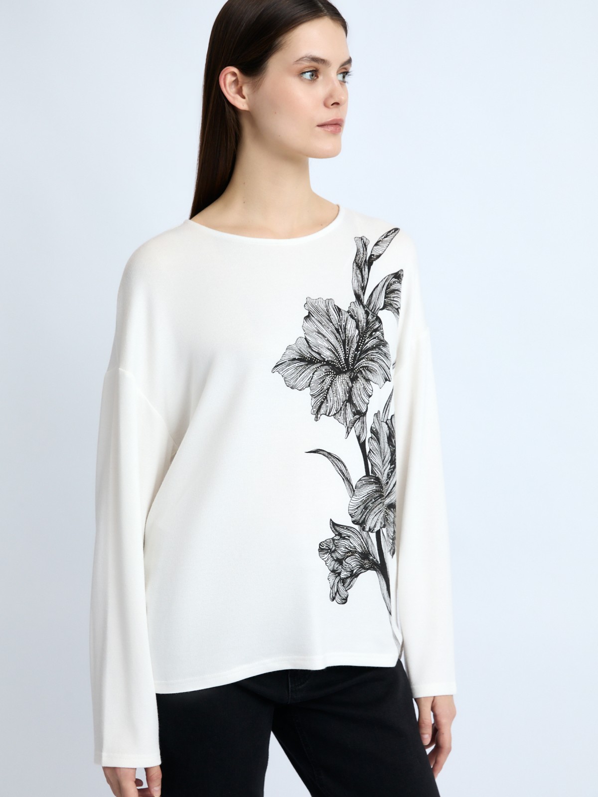 Лонгслив с цветочным принтом и стразами