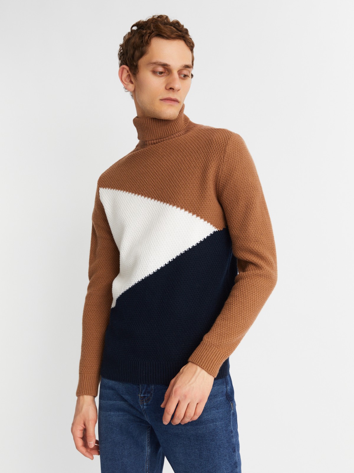 Вязаная шерстяная водолазка-свитер в стиле Color Block zolla 013436101101, цвет коричневый, размер M