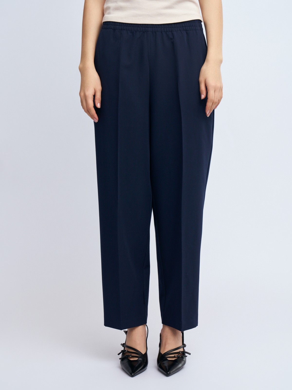 Брюки-джоггеры на резинке со стрелками