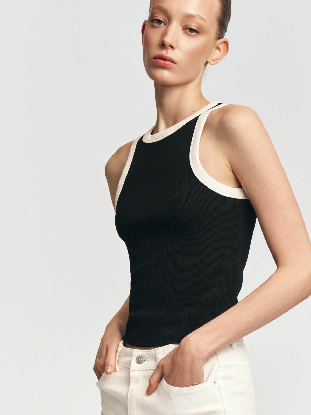 Майка-топ из хлопка без рукавов