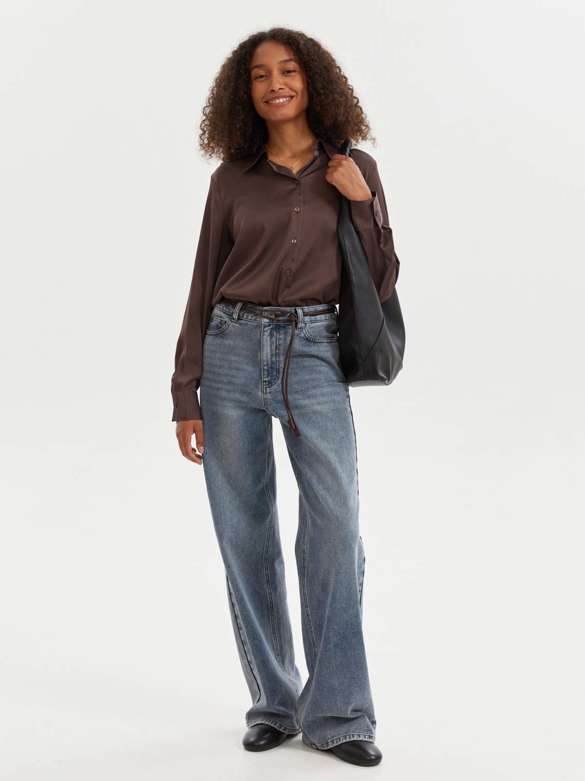 Атласная прямая рубашка с длинным рукавом