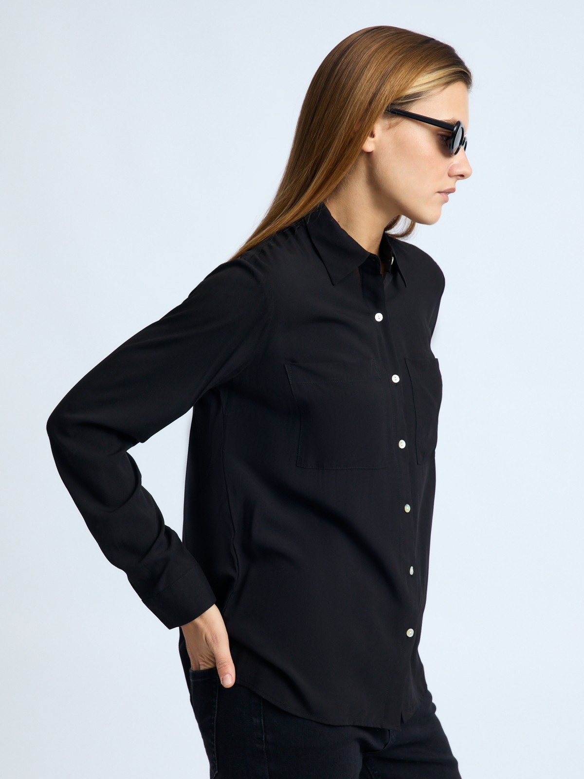 Офисная рубашка из вискозы с карманами