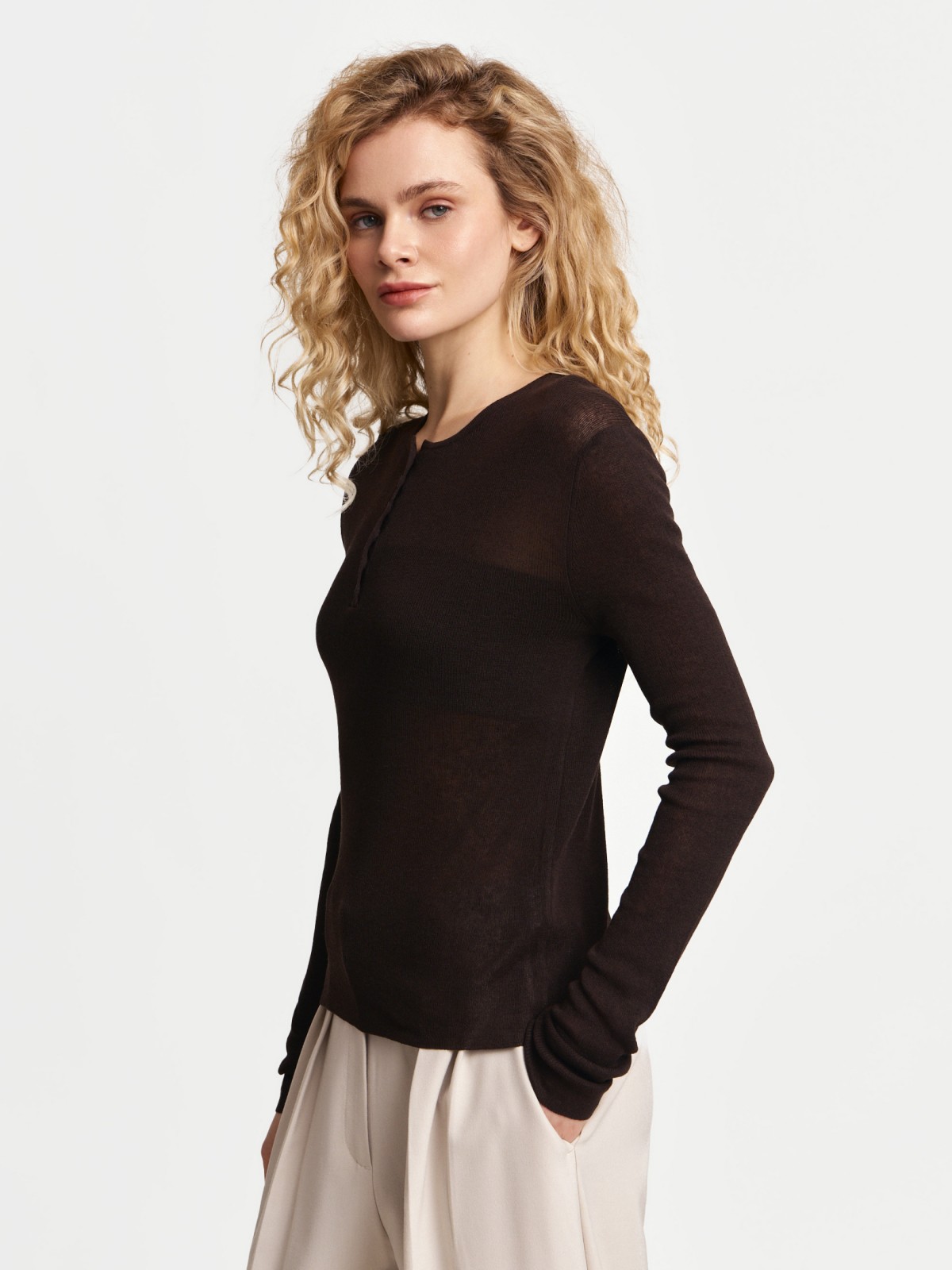 Вязаный полупрозрачный джемпер