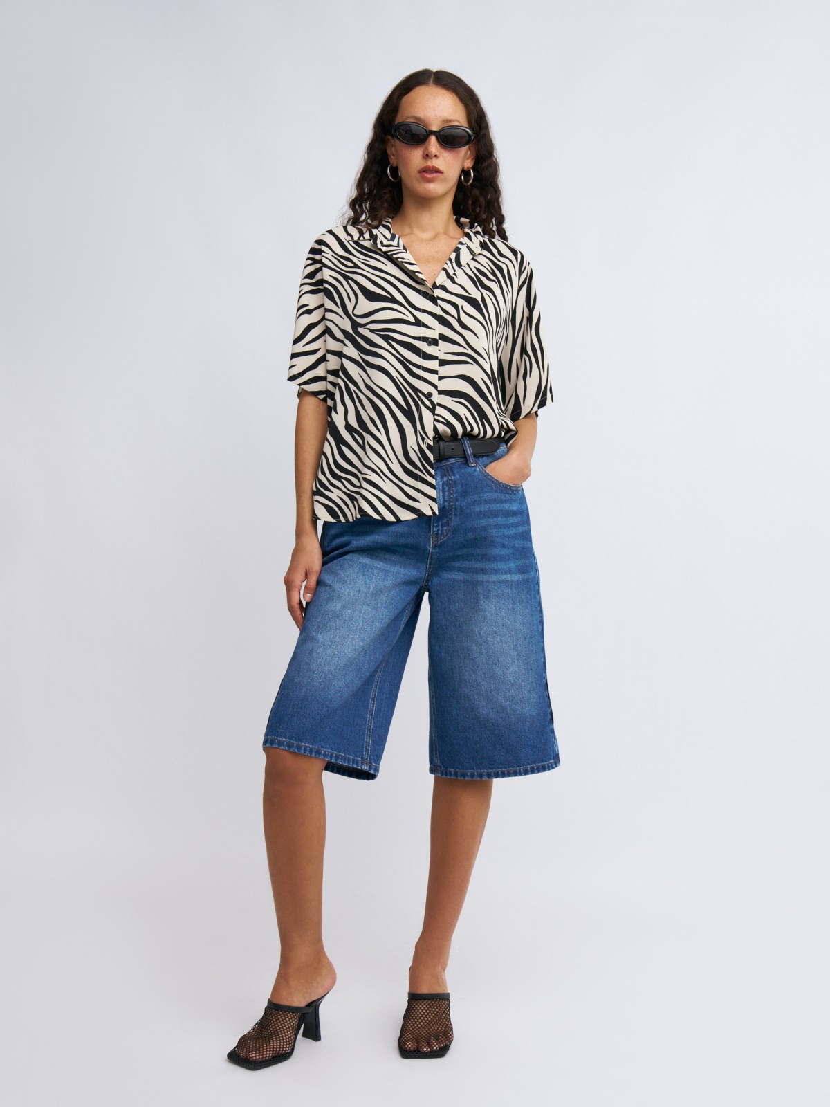 Джинсовые удлинённые шорты-бермуды