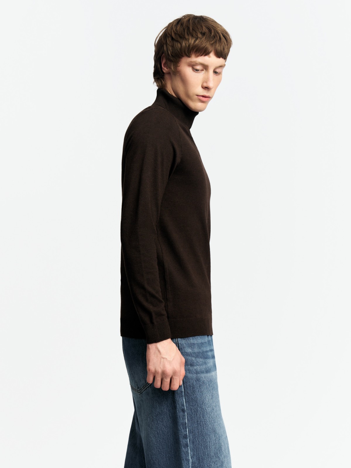 Тонкая трикотажная водолазка с горлом