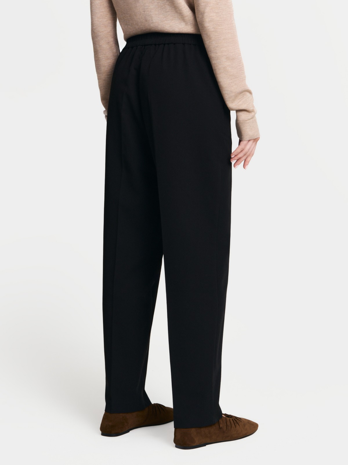 Брюки на резинке со стрелками