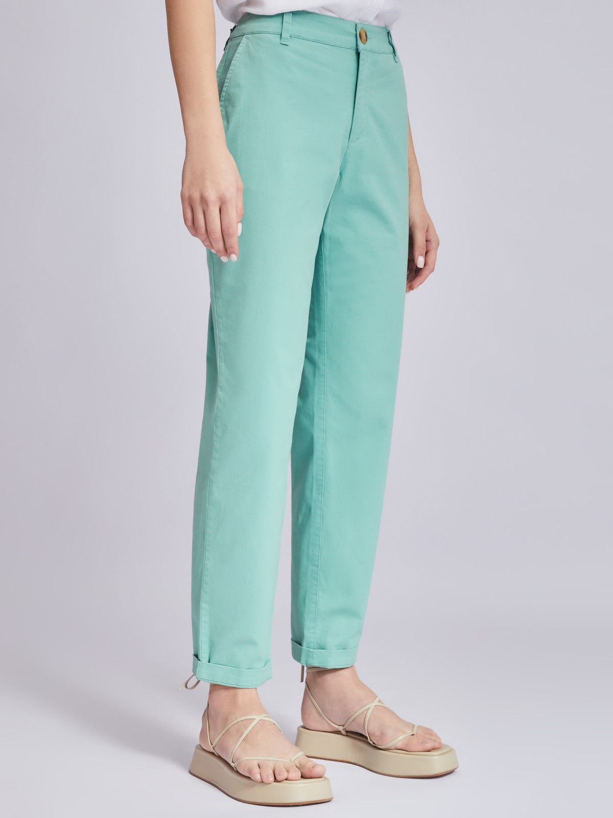 Брюки-чинос со средней посадкой