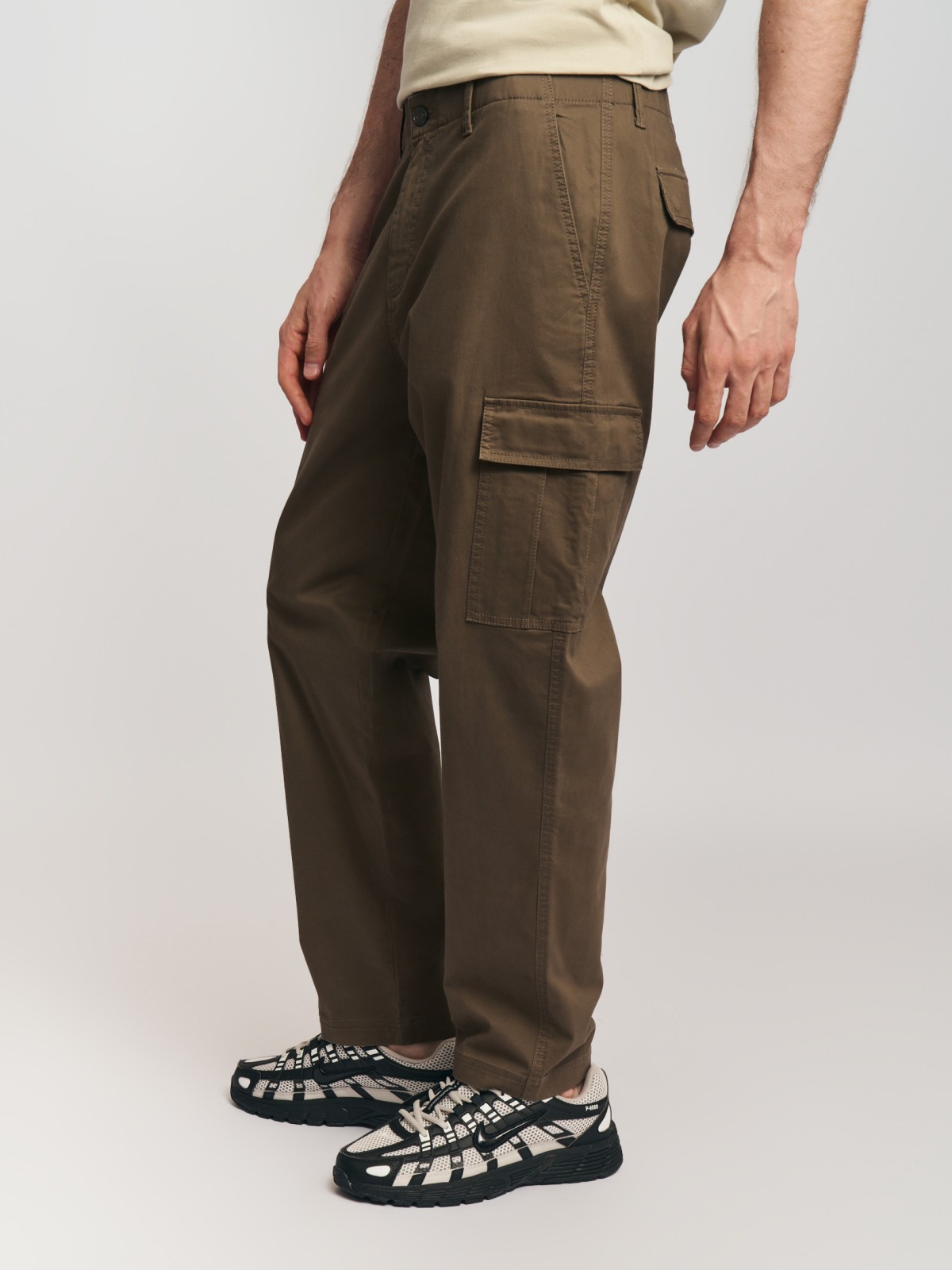 Брюки из хлопка с карманами карго