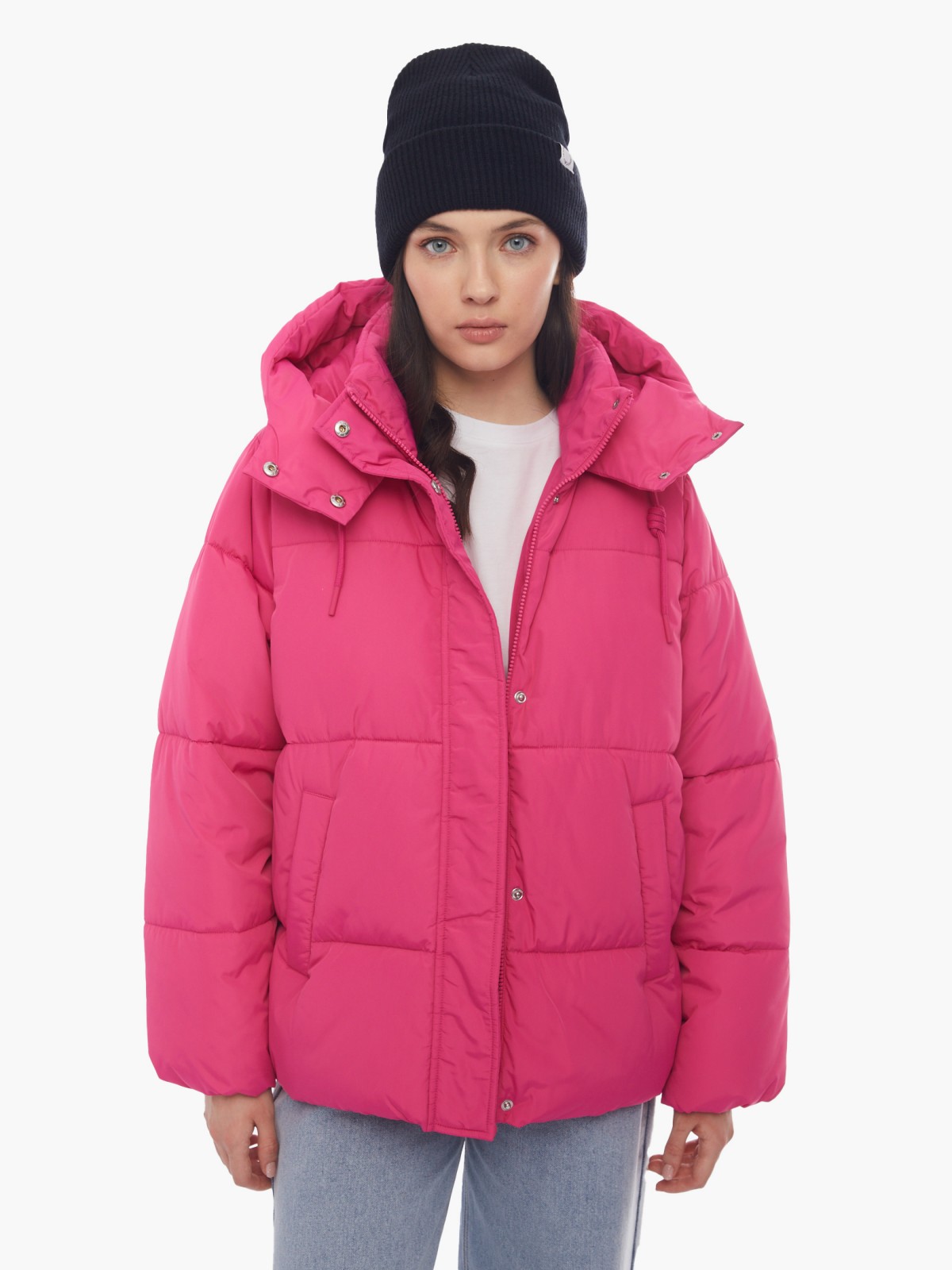 Тёплая укороченная дутая куртка с капюшоном zolla 024125112434, цвет фуксия, размер XS