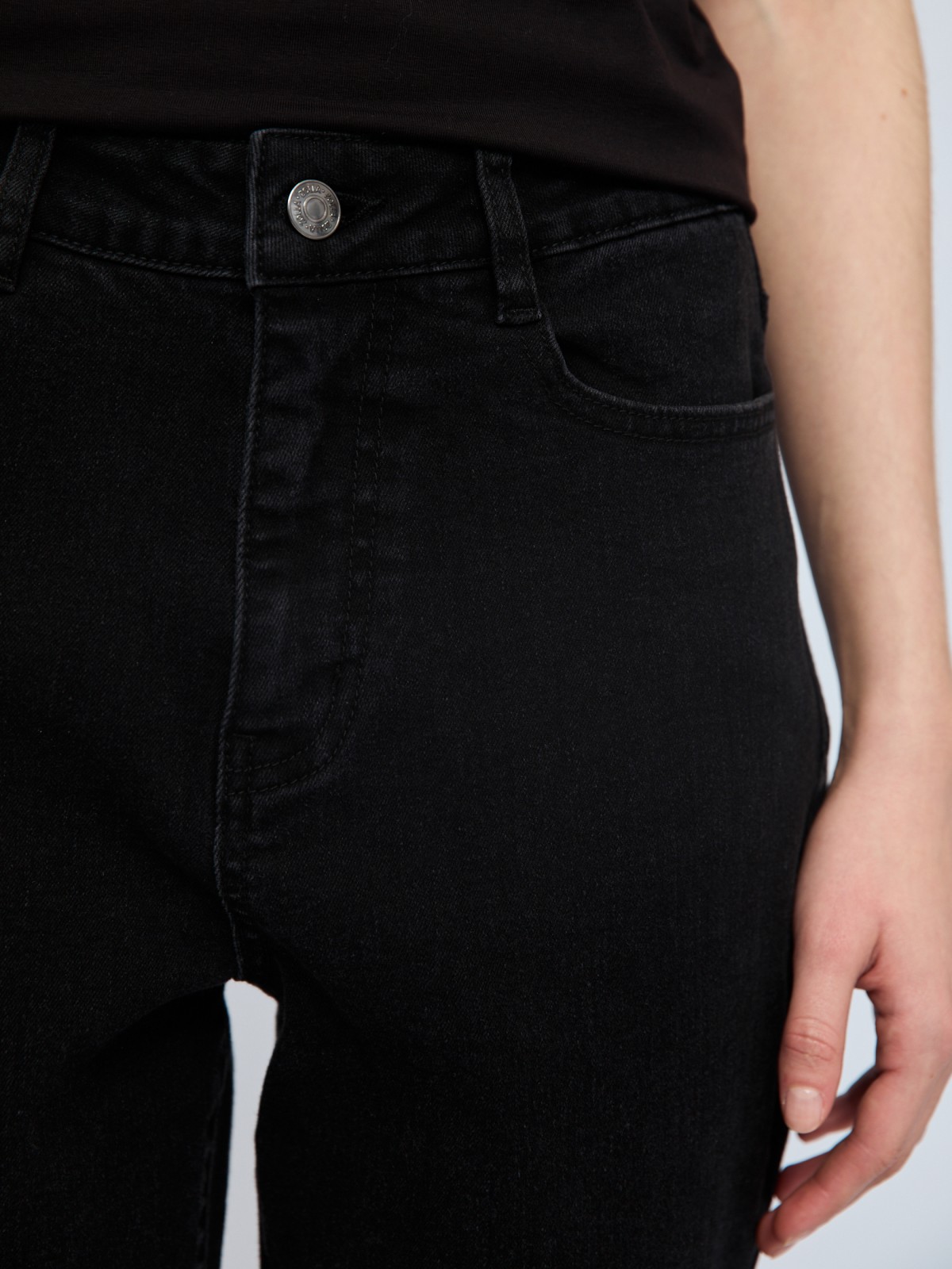 Джинсы силуэта Mom Comfort с высокой посадкой