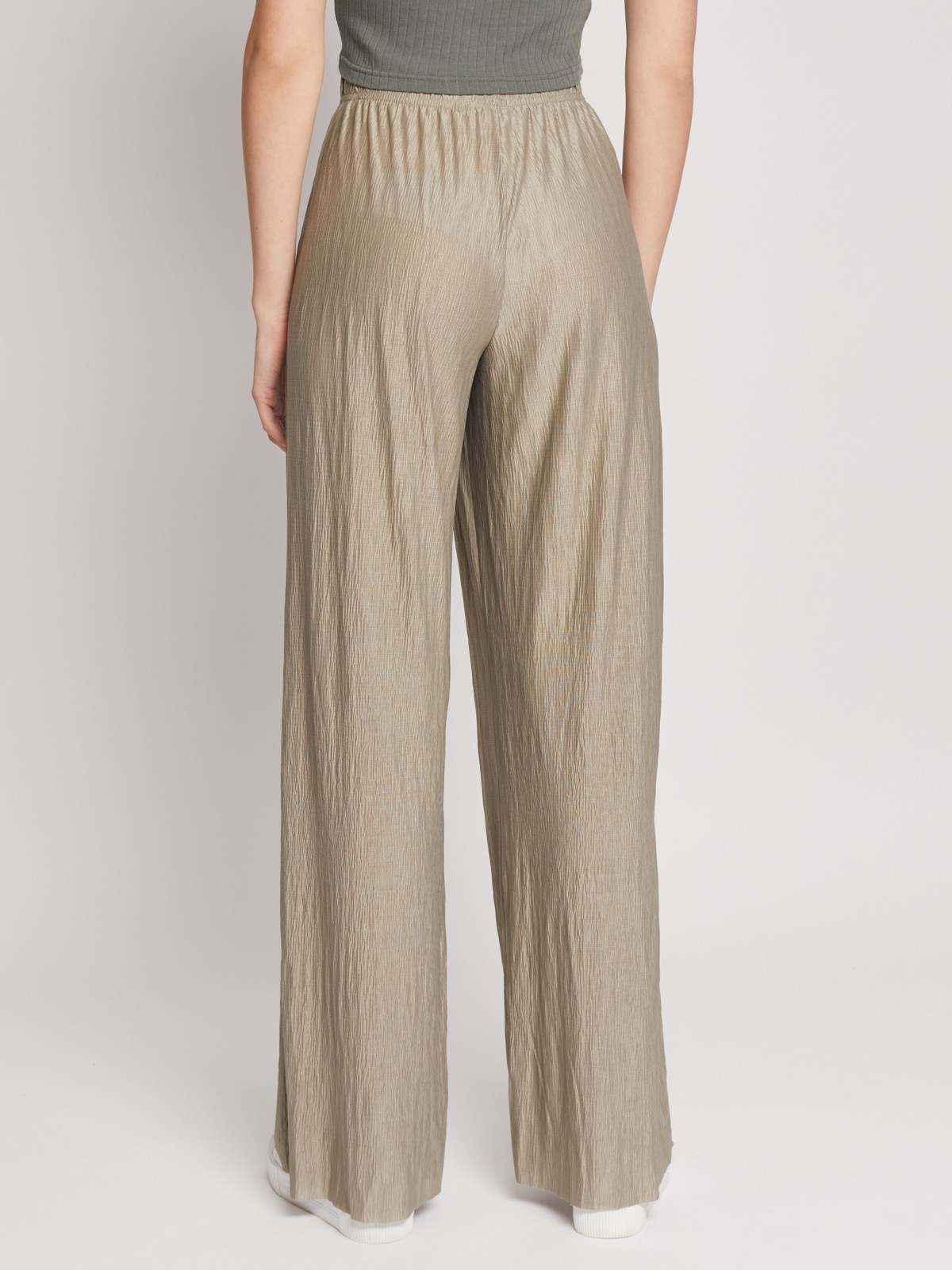 Брюки на резинке из фактурного трикотажа