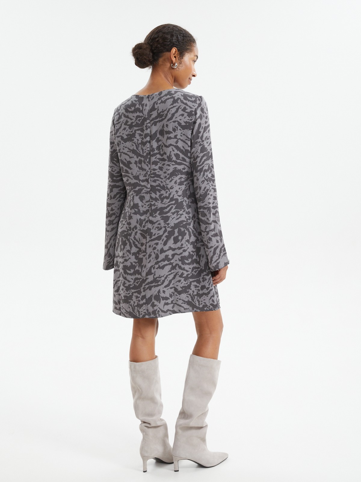 Платье мини с анималистичным принтом