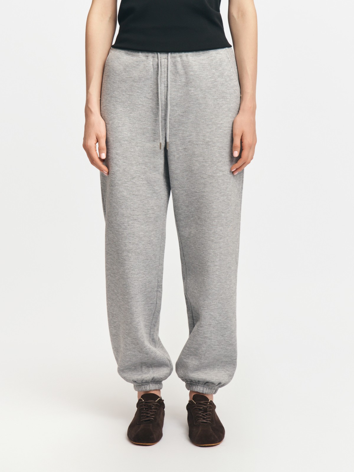 Утеплённые брюки-джоггеры на резинке с экомехом