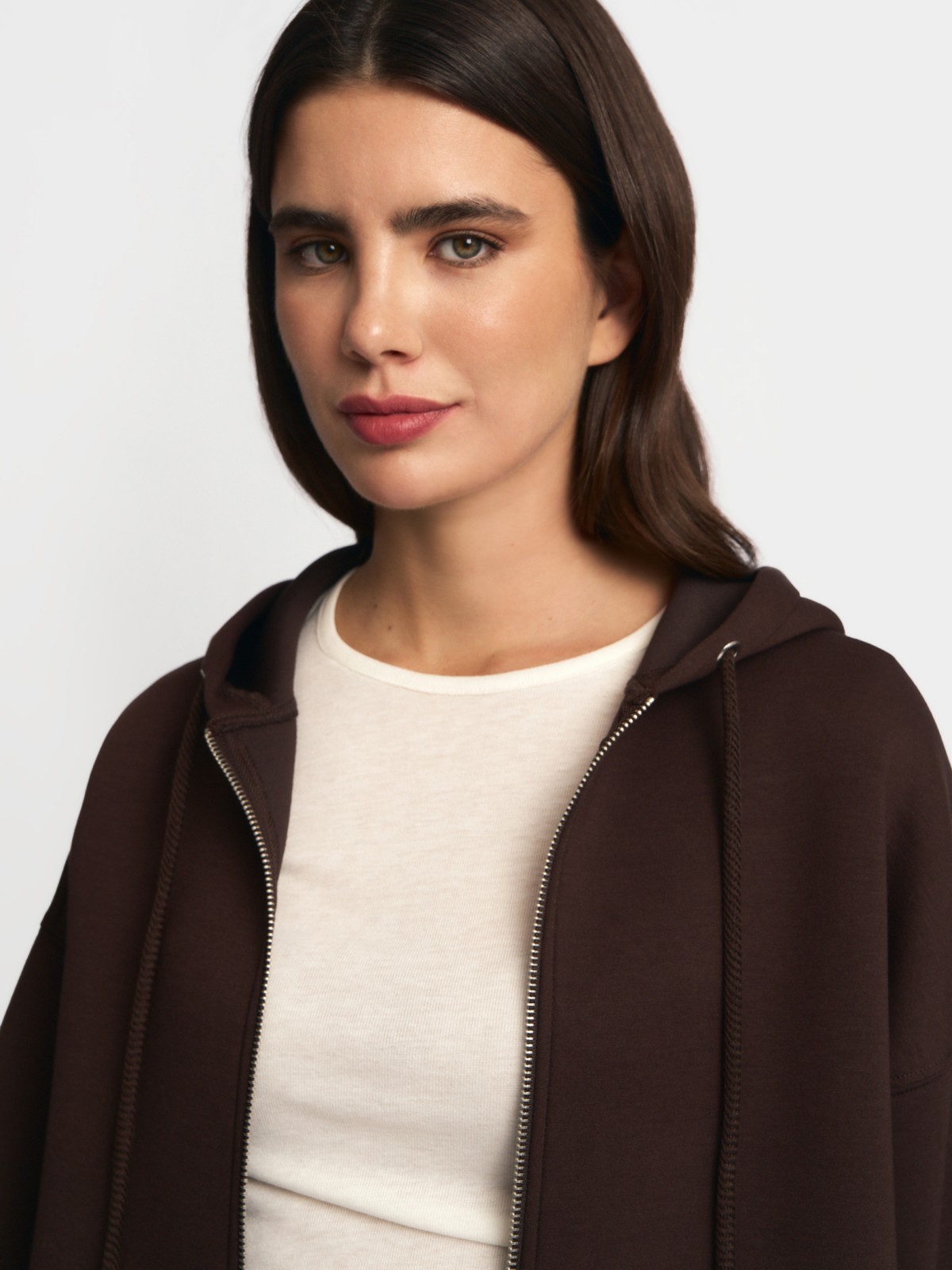 Толстовка на молнии с капюшоном