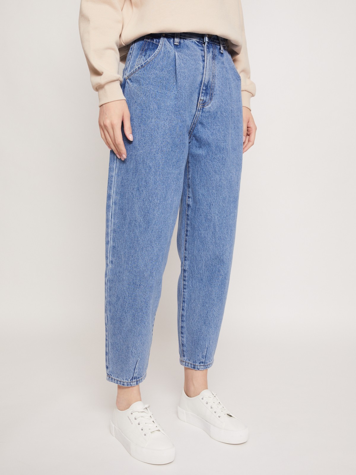 Джинсы силуэта Slouchy