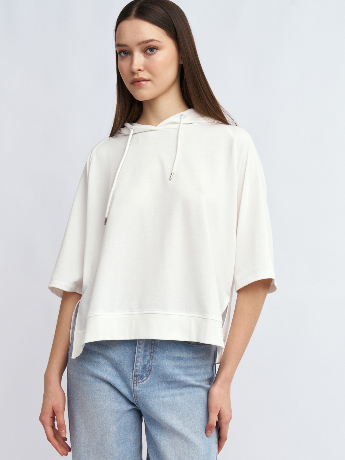 Футболка оверсайз с капюшоном и рукавами реглан