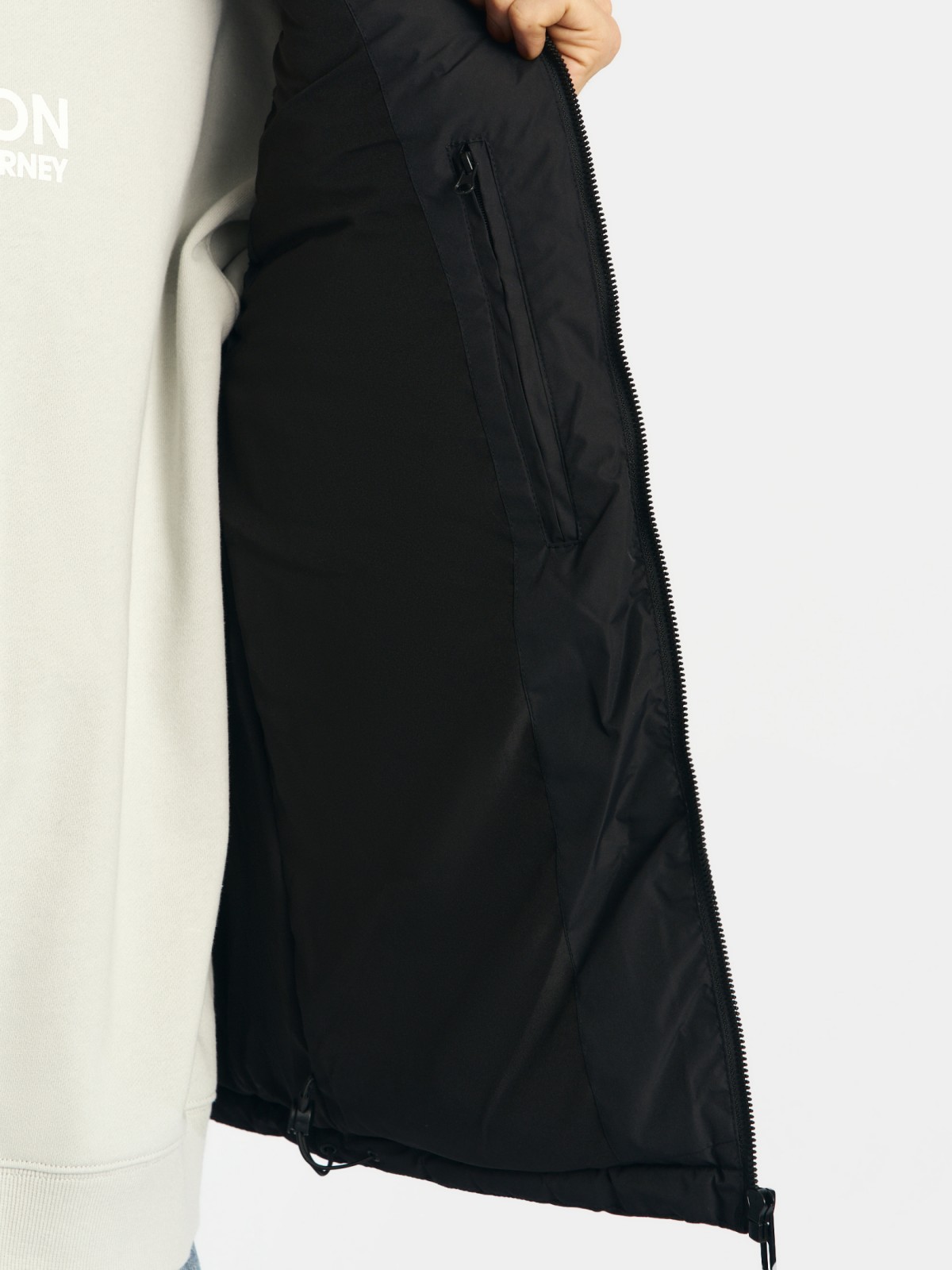 Утеплённый жилет на молнии с воротником-стойкой