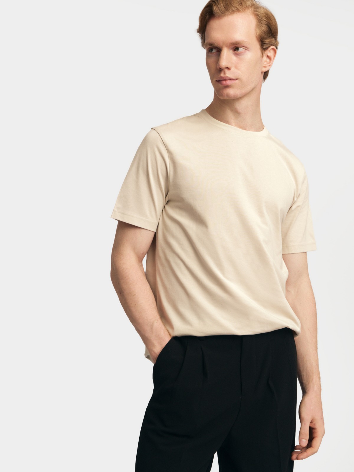 Однотонная футболка из хлопка