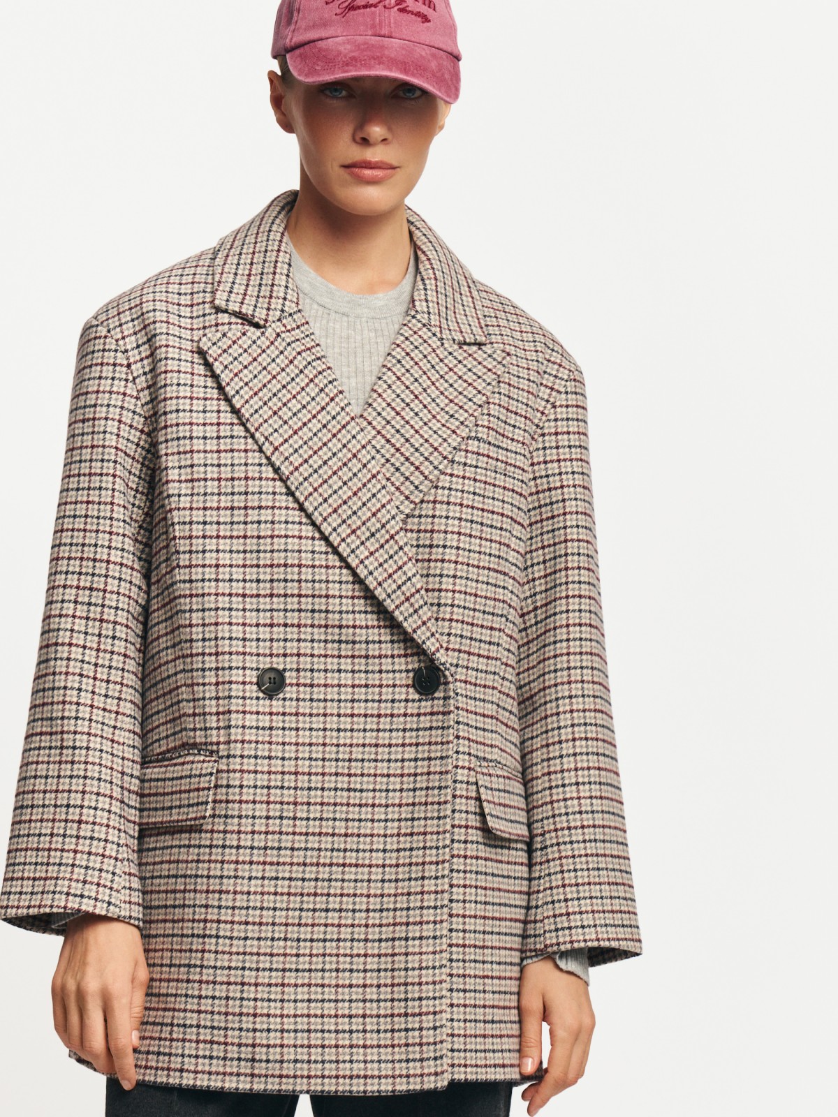 Тёплое пальто-пиджак в клетку двубортное