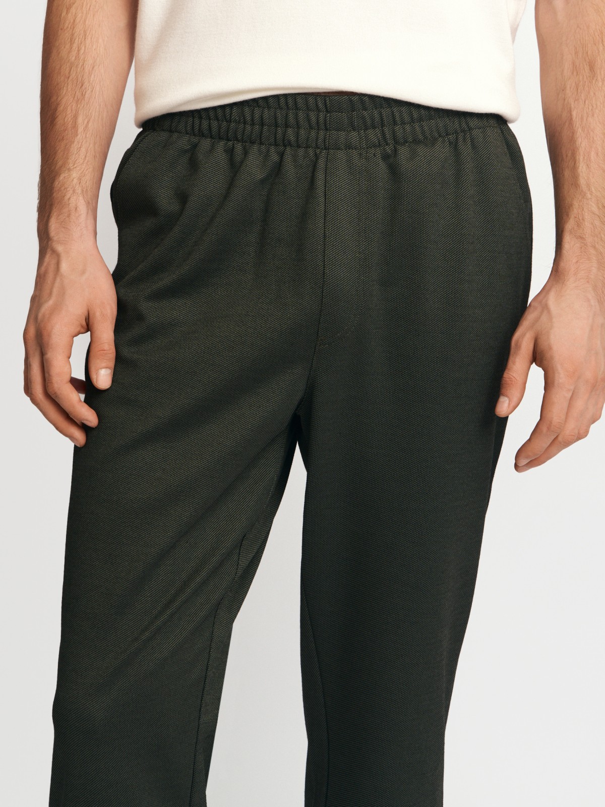 Брюки на резинке с отворотами