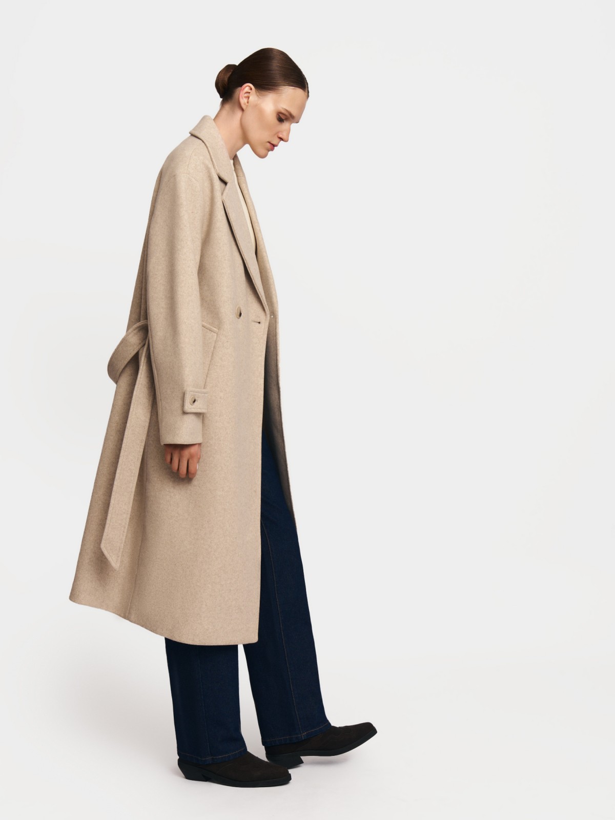 Длинное пальто оверсайз без утеплителя с поясом