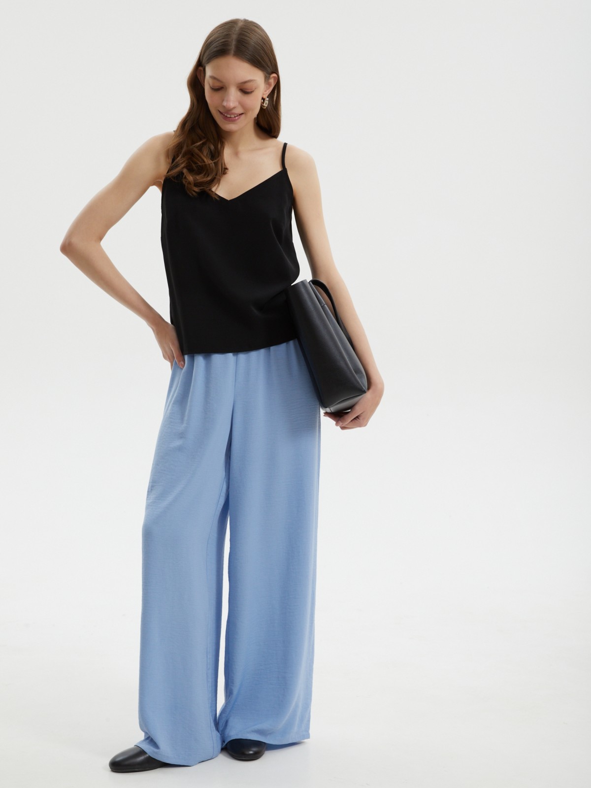 Широкие брюки на резинке