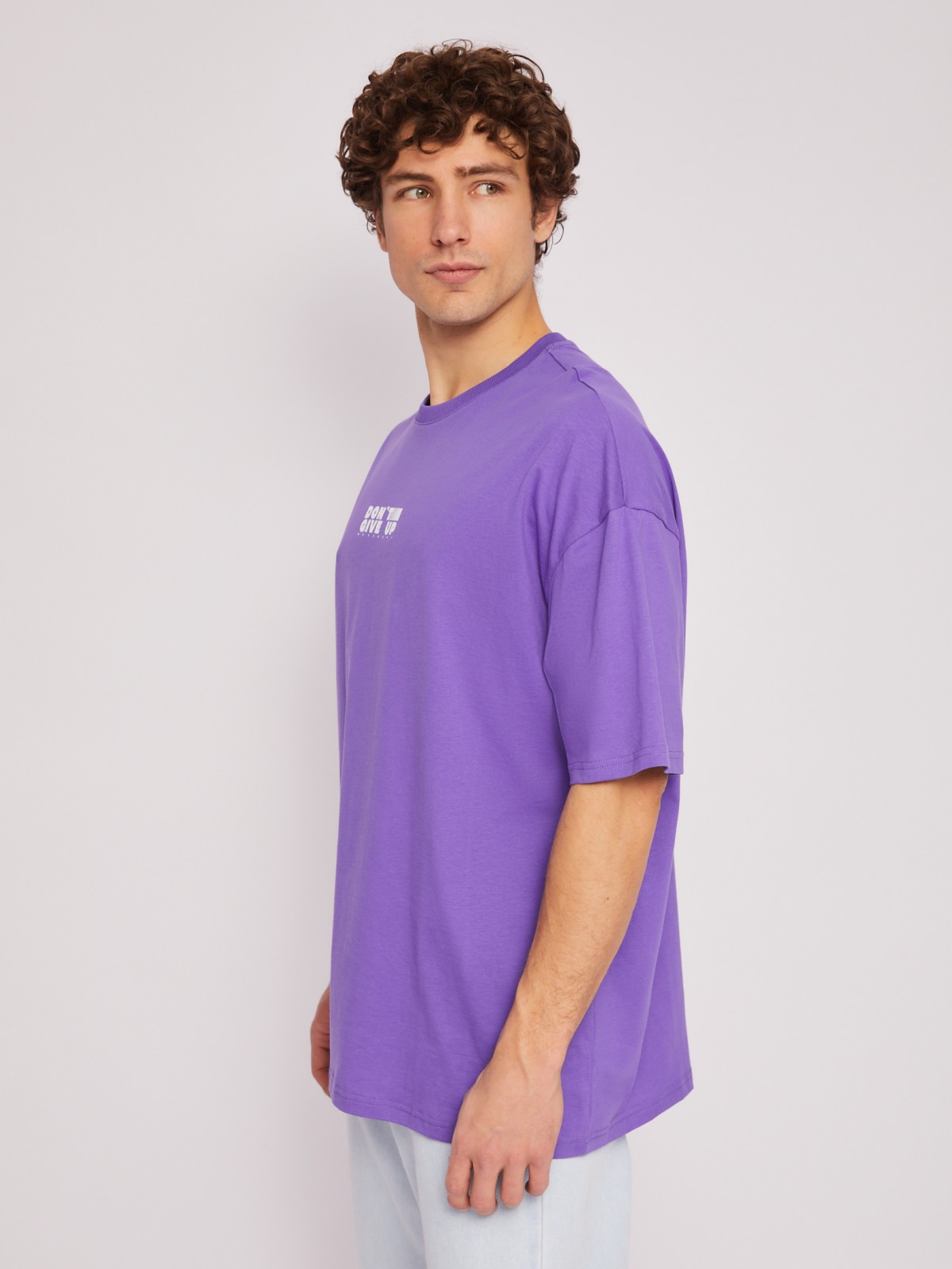 Футболка оверсайз из хлопка с коротким рукавом и принтом-надписью zolla N1421320W303, цвет фиолетовый, размер S - фото 5