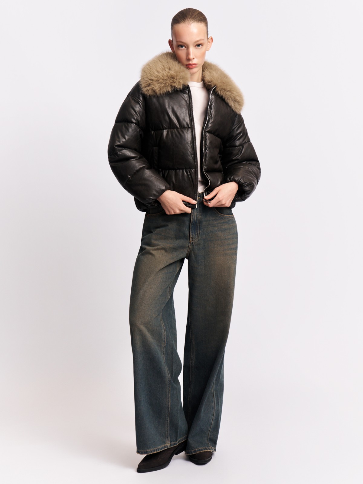 Тёплая куртка с воротником из экомеха