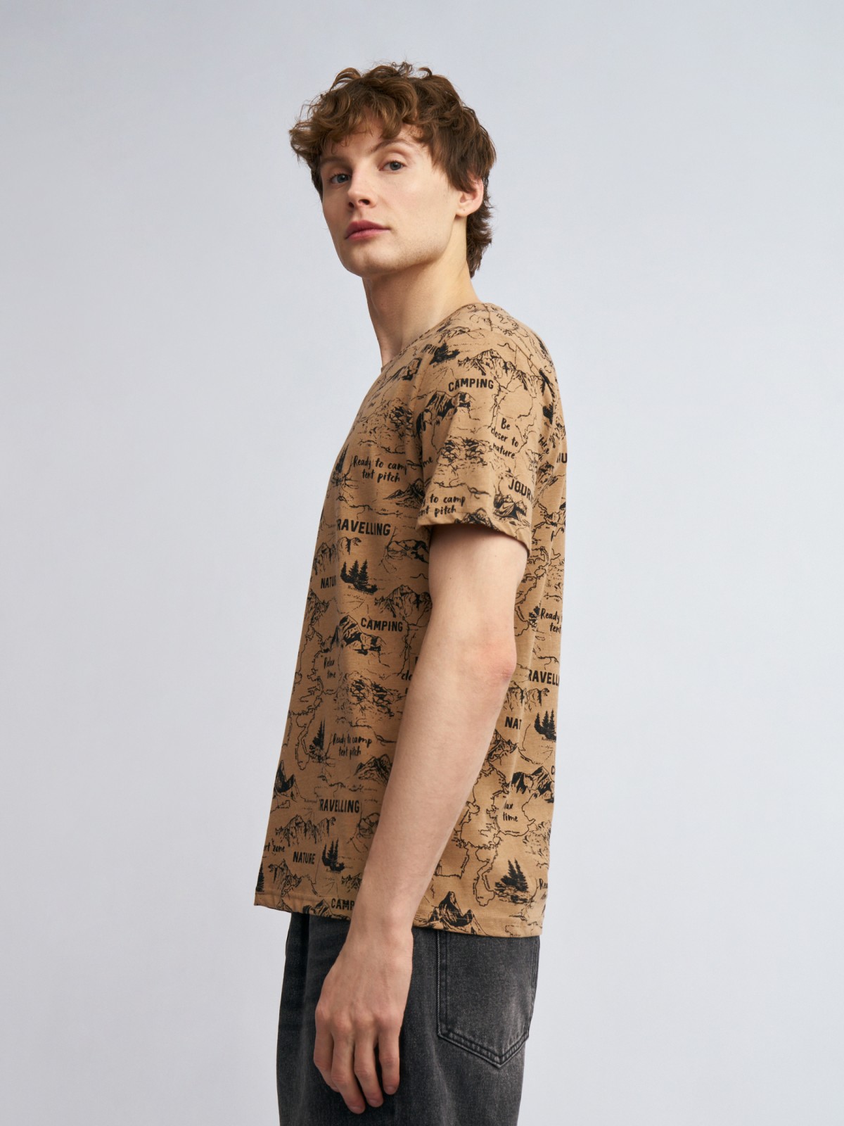 Футболка с коротким рукавом и принтом