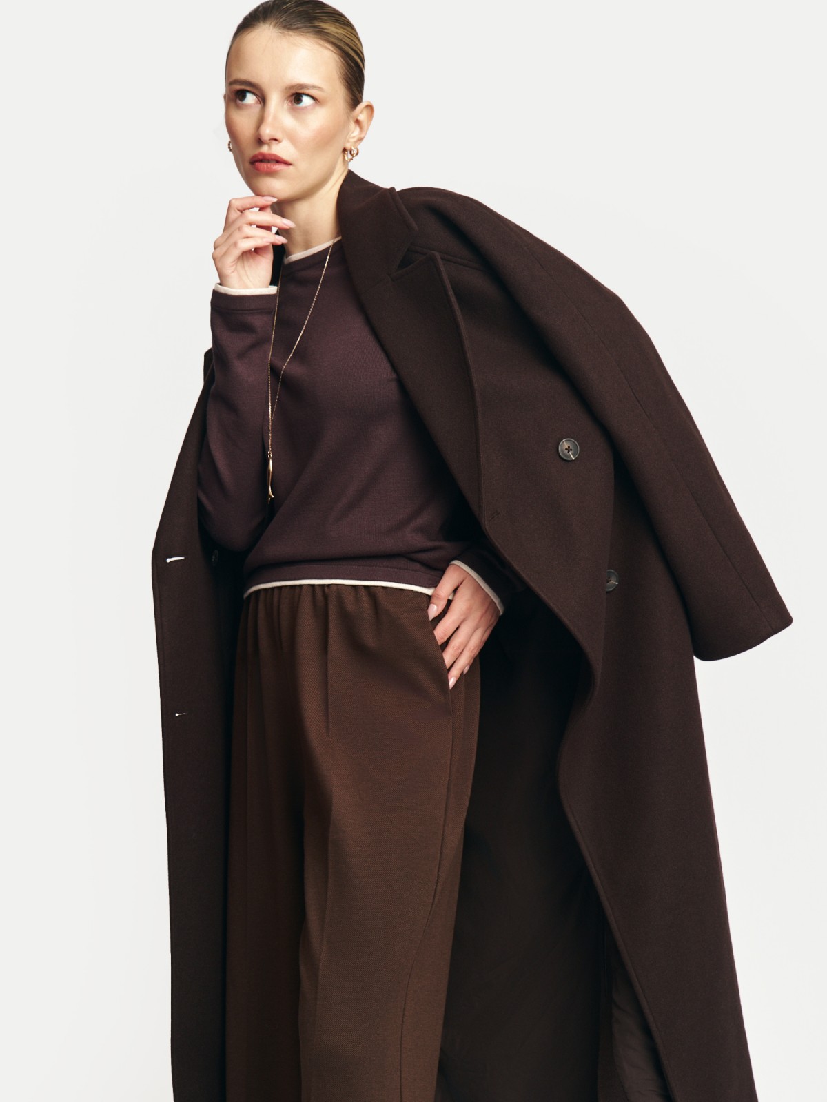 Тёплое двубортное пальто с поясом