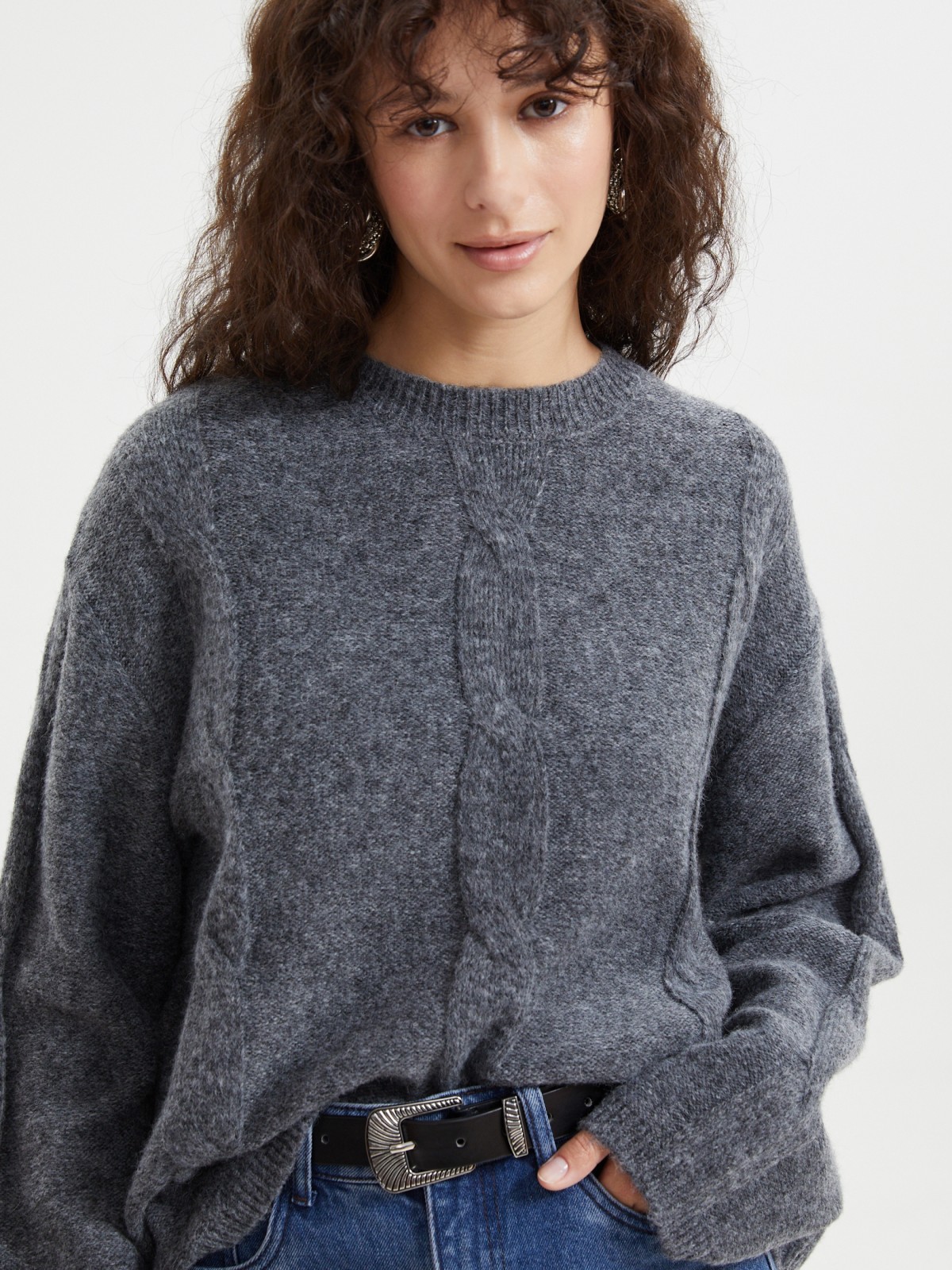 Вязаный джемпер с косами