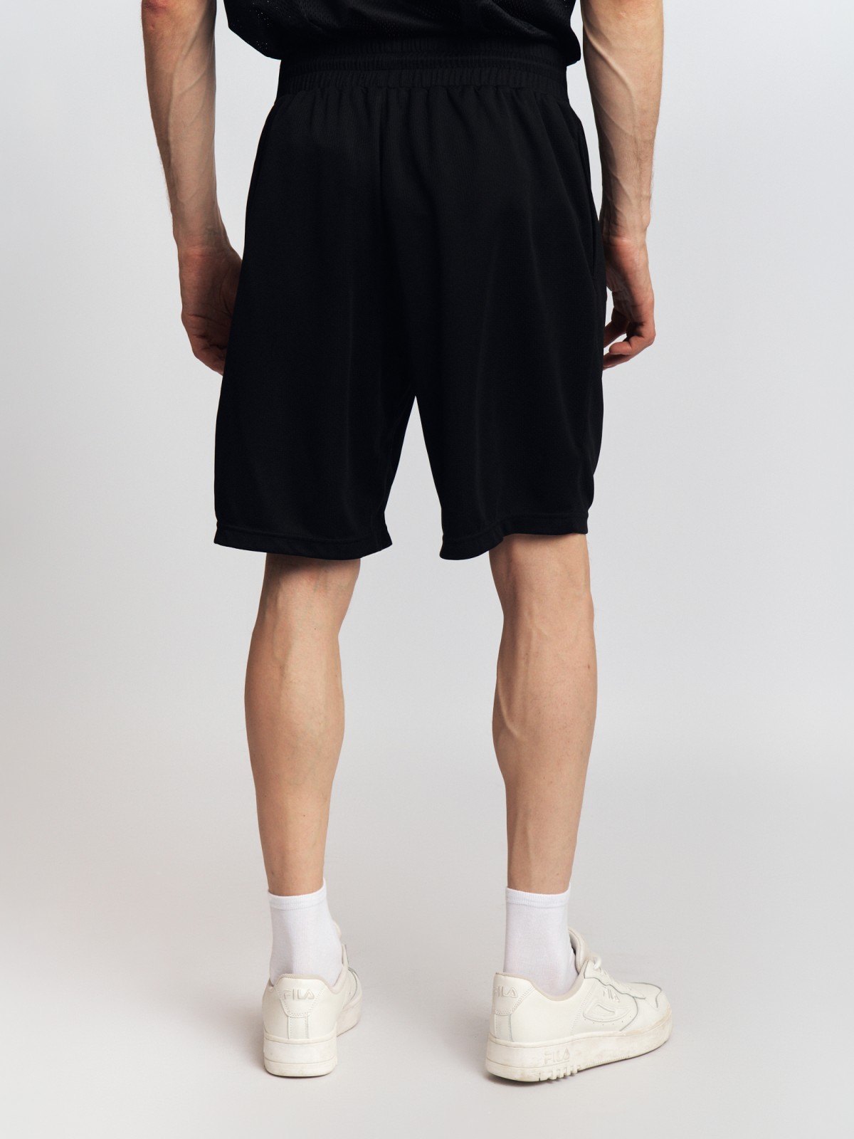 Трикотажные шорты на резинке