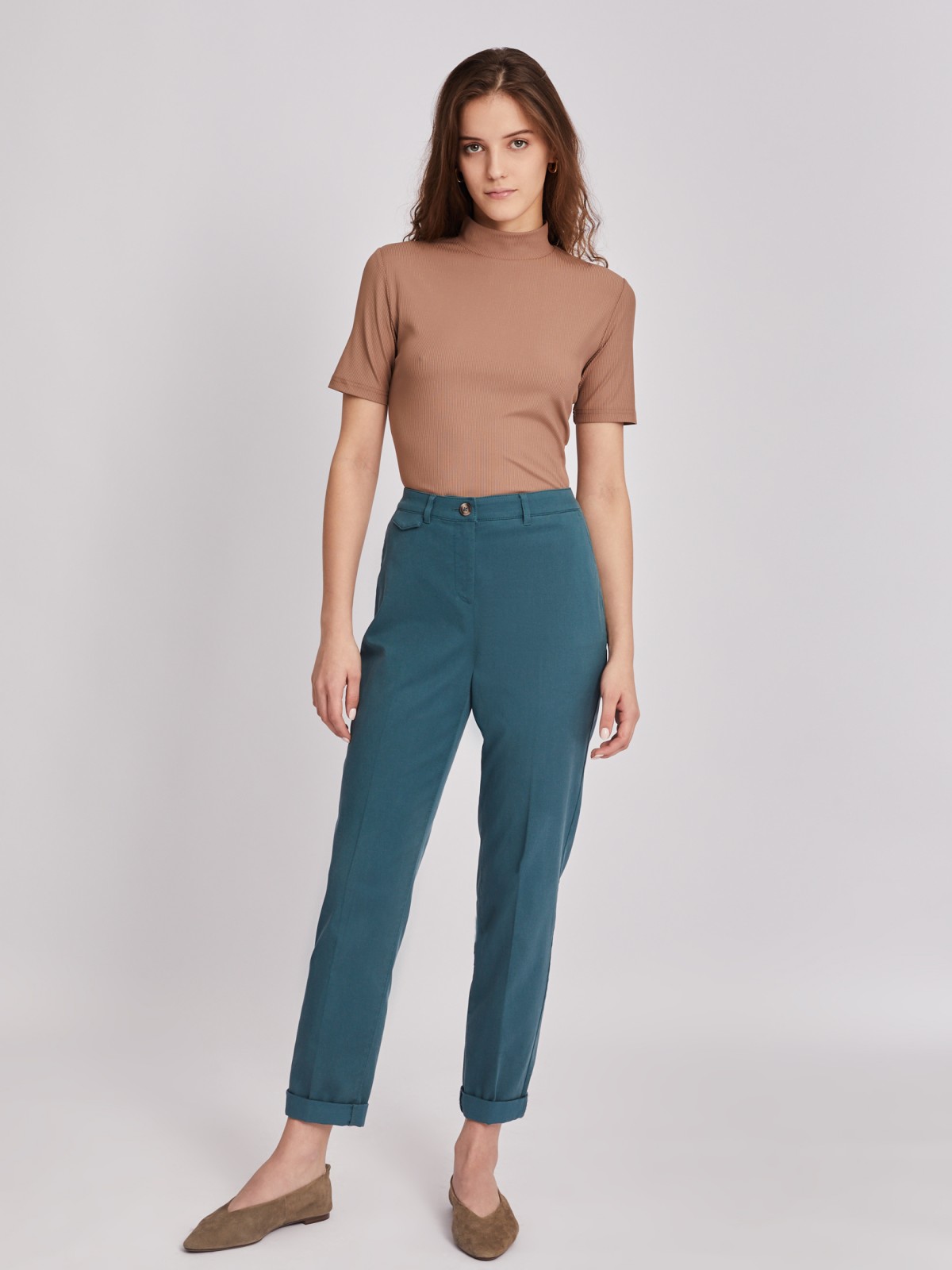 Брюки-чинос со средней посадкой