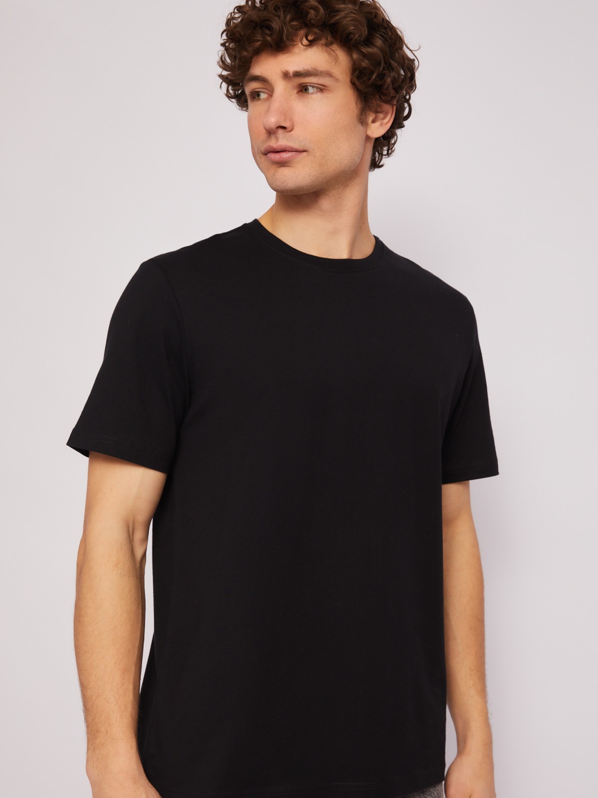 Однотонная футболка из хлопка с коротким рукавом