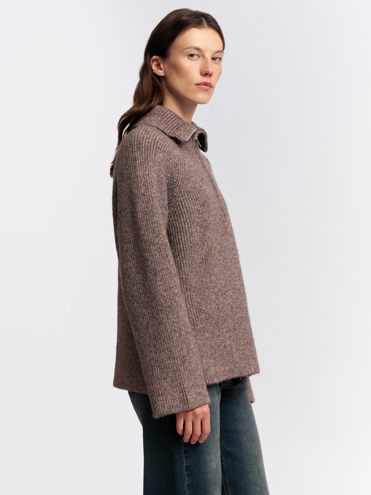 Вязаный свитер с воротником на молнии