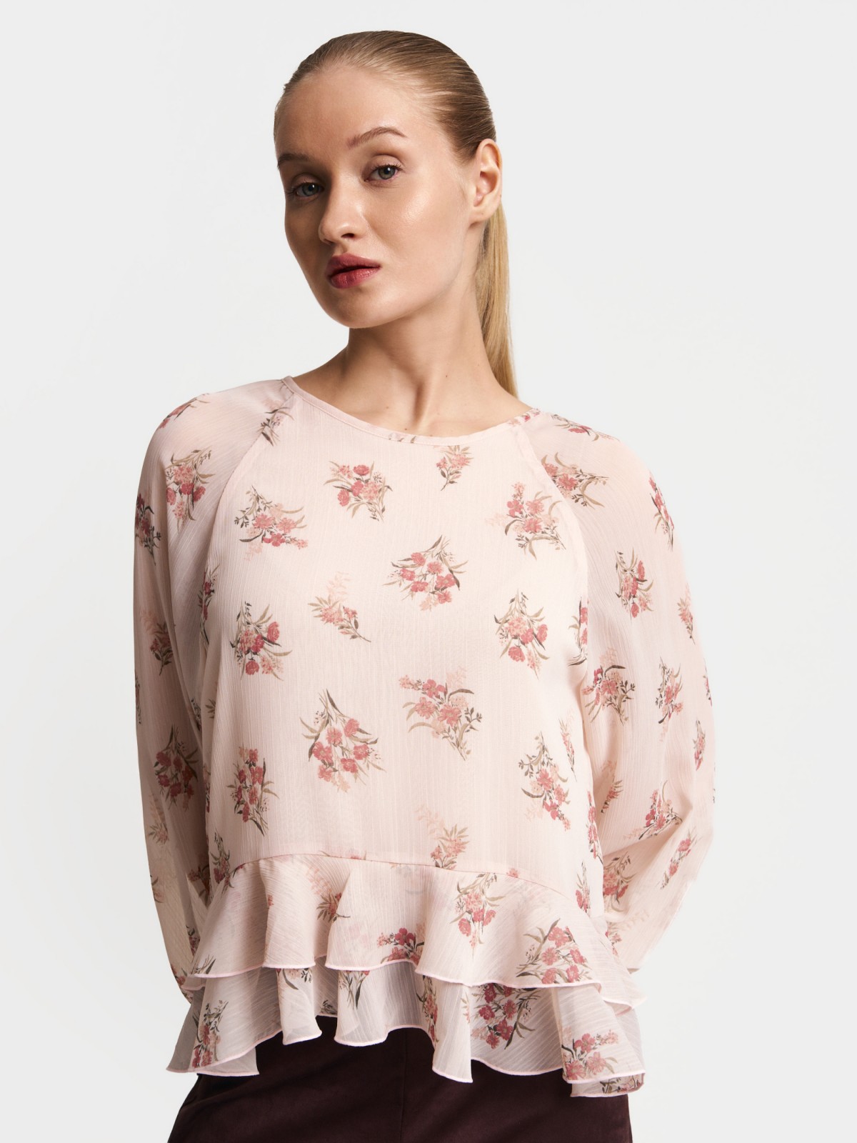 Шифоновая блузка с воланами